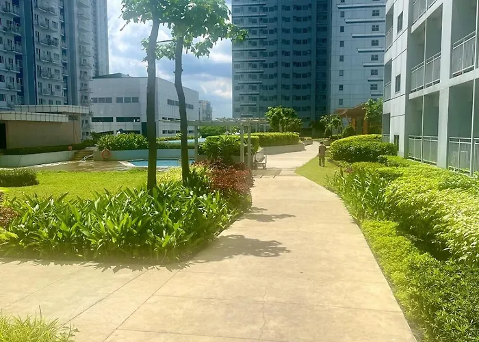 Relaxing 1br In Quezon City, Garden View With Pool & Mall Apartamento *